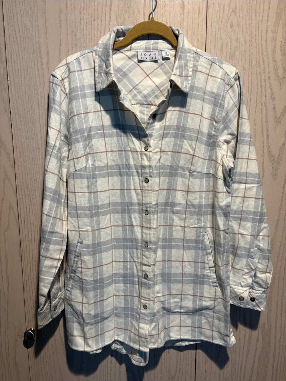 Joan Rivers White Plaid Button-Up Shirt with Light Gray & Tan Lines